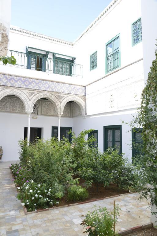 Palais Bayram Hotel Tunisz Kültér fotó The courtyard of the Dar Si Said