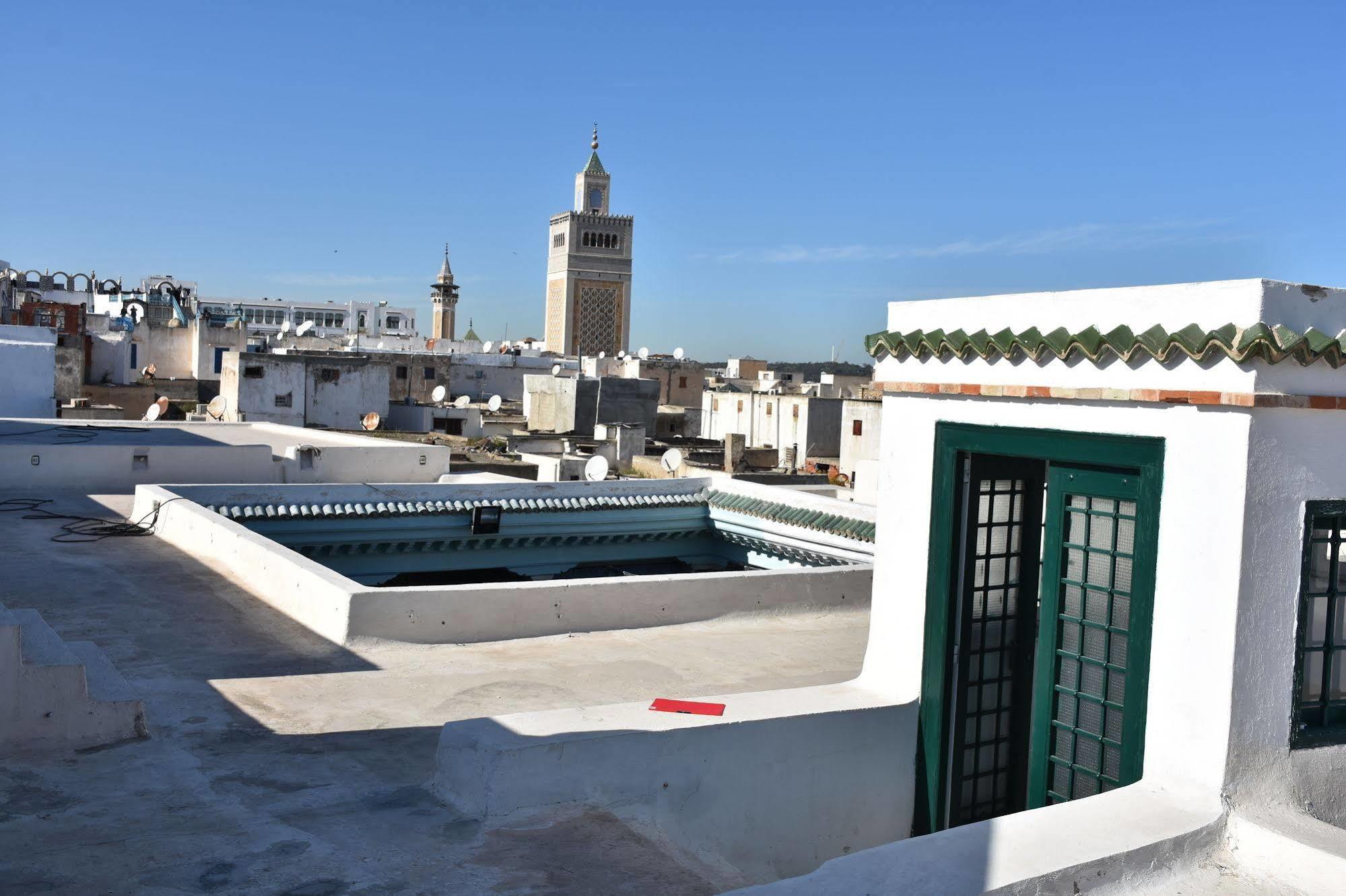 Palais Bayram Hotel Tunisz Kültér fotó Rooftop view of the medina of Fez