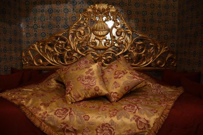 Palais Bayram Hotel Tunisz Kültér fotó A cushion