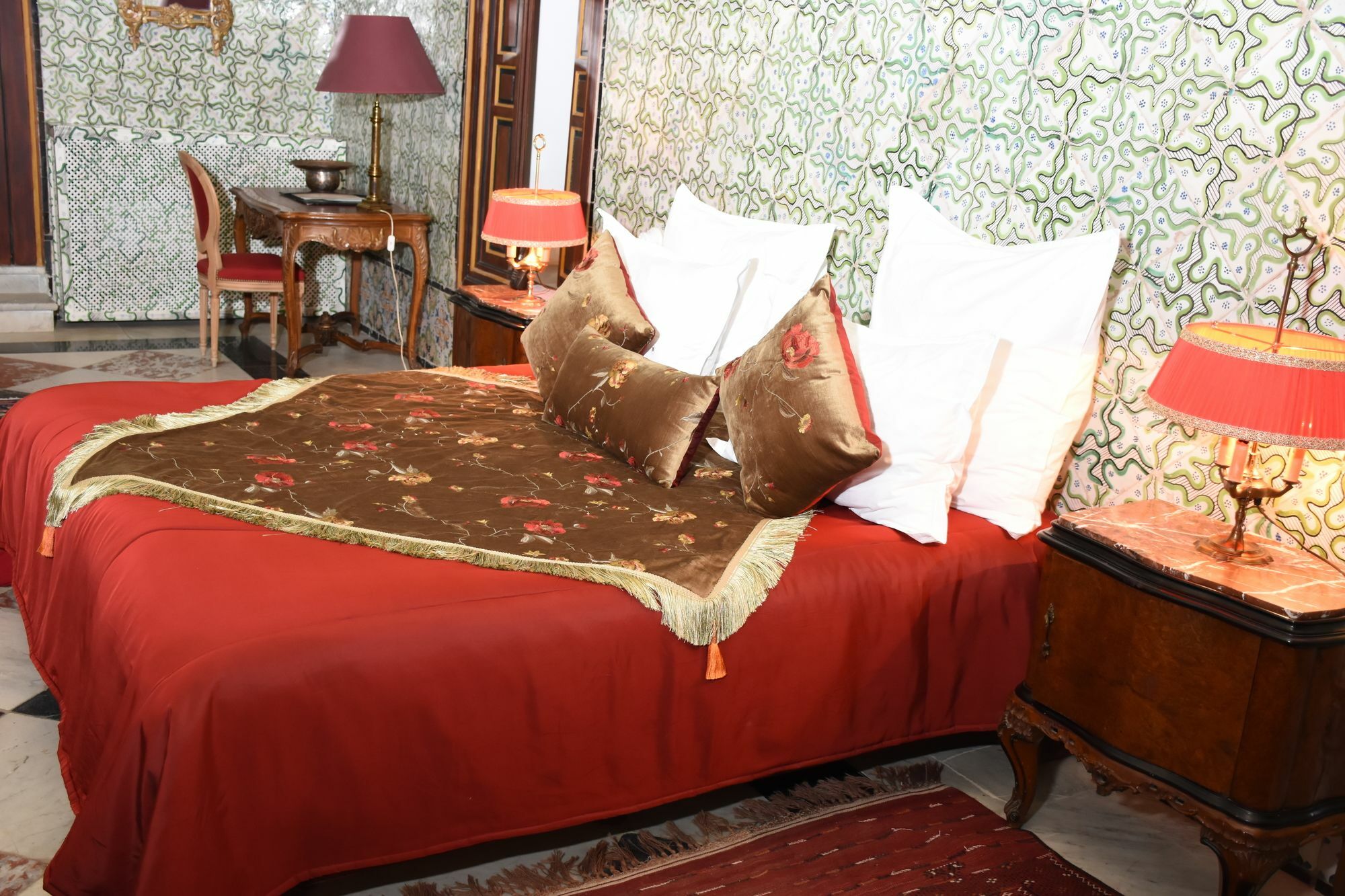 Palais Bayram Hotel Tunisz Kültér fotó A bedroom at the hotel